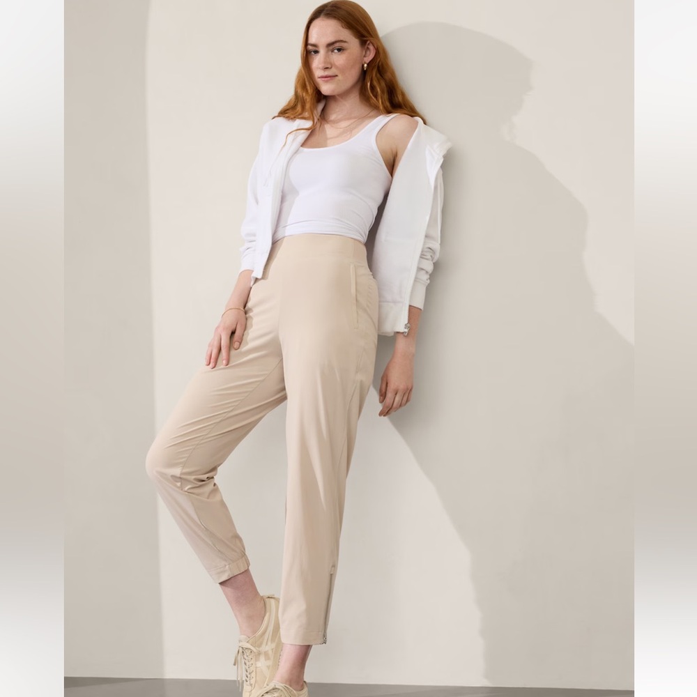 Athleta Brooklyn heights beige high rise jogger size 6